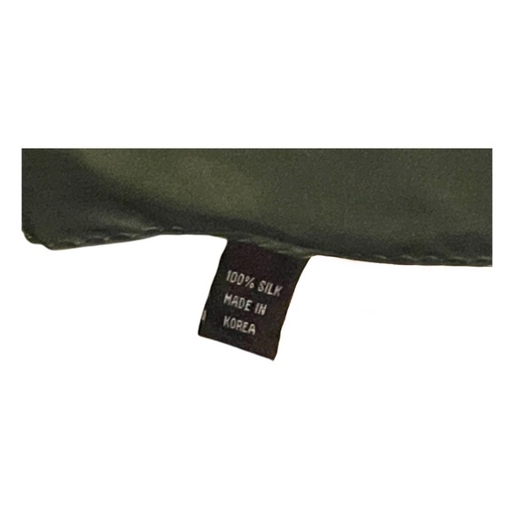 Silk Scarf Hand Rolled 100% Silk Green Square Multicolor Print 30" Made In Korea - Picture 7 of 8